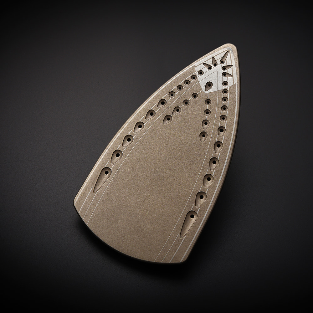 Ceramic iron sole plate